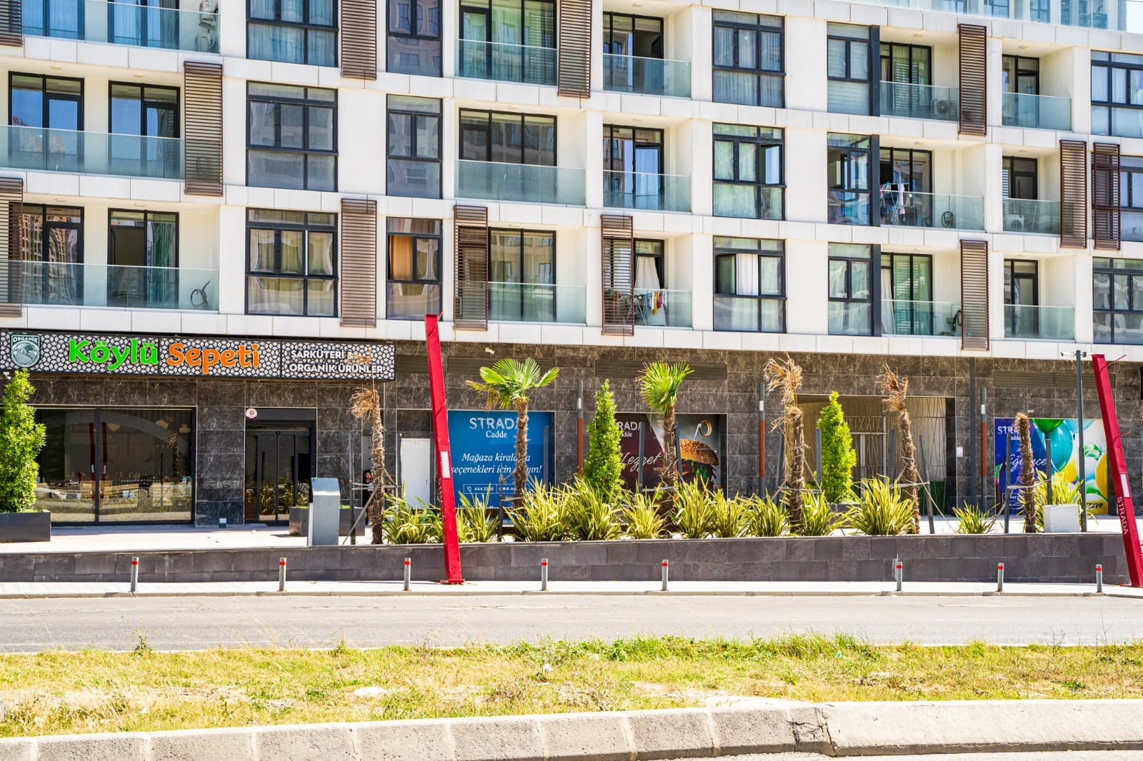 Akzirve Strada Bahçeşehir — photo 8